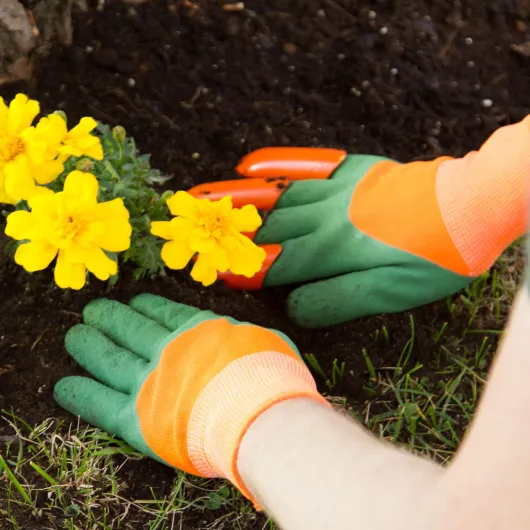 Yard Hands Garden Gloves All in One Garden and Gloves image: 3